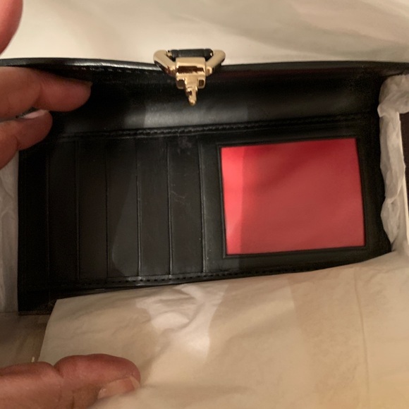 NWT Dooney & Bourke signature wallet - Picture 5 of 8